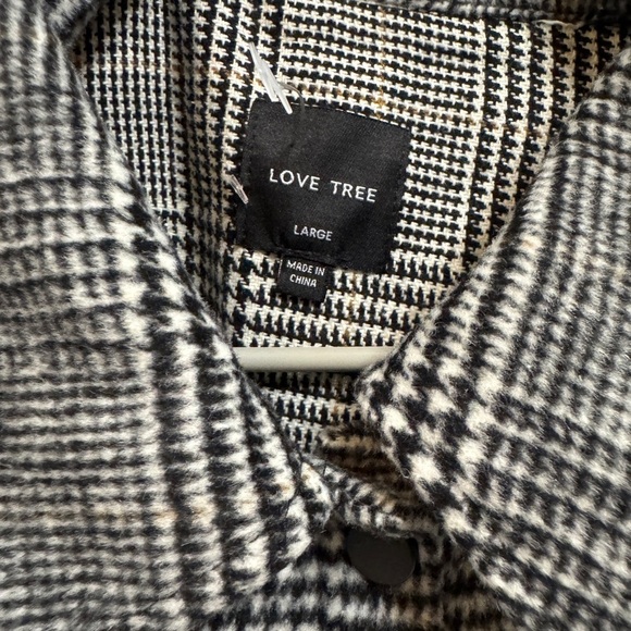 Love Tree Cropped Plaid Shacket Jacket Coat NWOT Women’s Size Large - Picture 3 of 4
